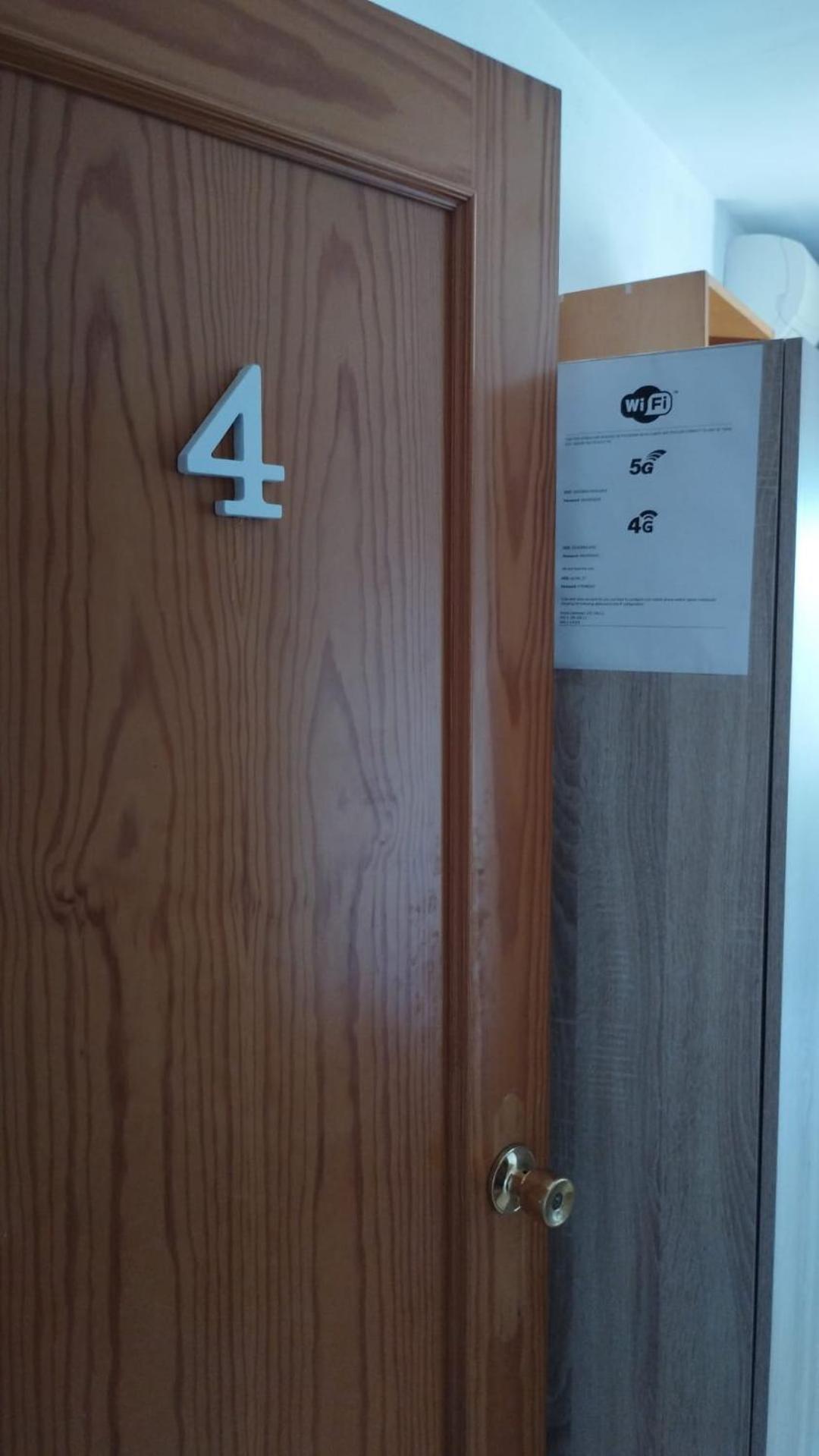 Habitaciones Privadas Con Cama Doble En Sevilla المظهر الخارجي الصورة