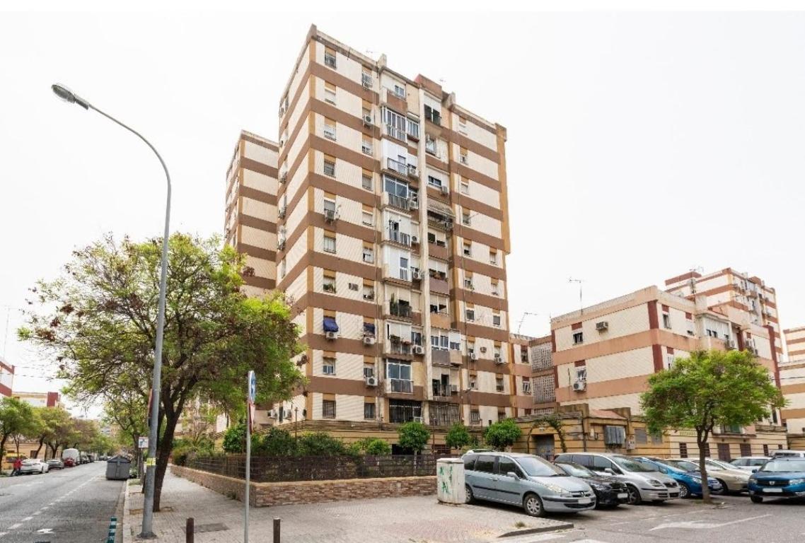 Habitaciones Privadas Con Cama Doble En Sevilla المظهر الخارجي الصورة