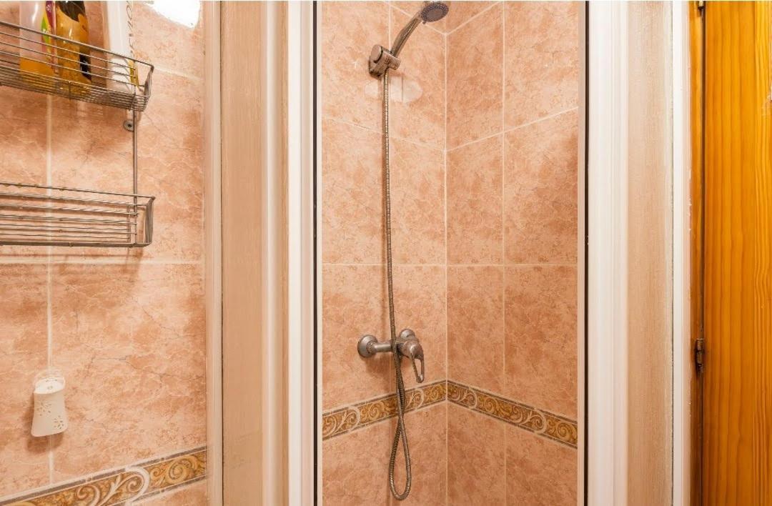 Habitaciones Privadas Con Cama Doble En Sevilla المظهر الخارجي الصورة